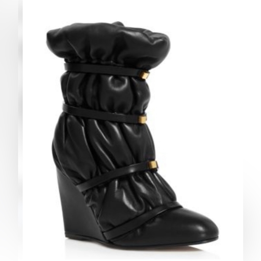Stuart Weitzman Duvet Round Toe Stuffed Leather Wedge Boot - Size 7
